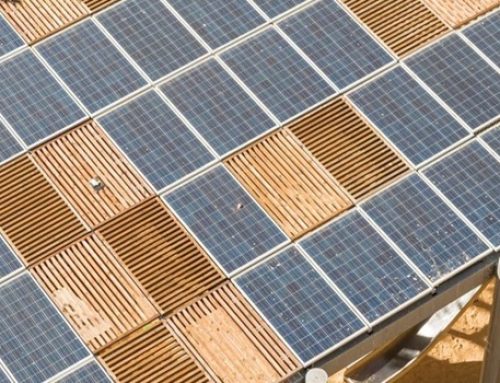 Barcelona cede 10 cubiertas municipales para acelerar las comunidades energéticas en la ciudad